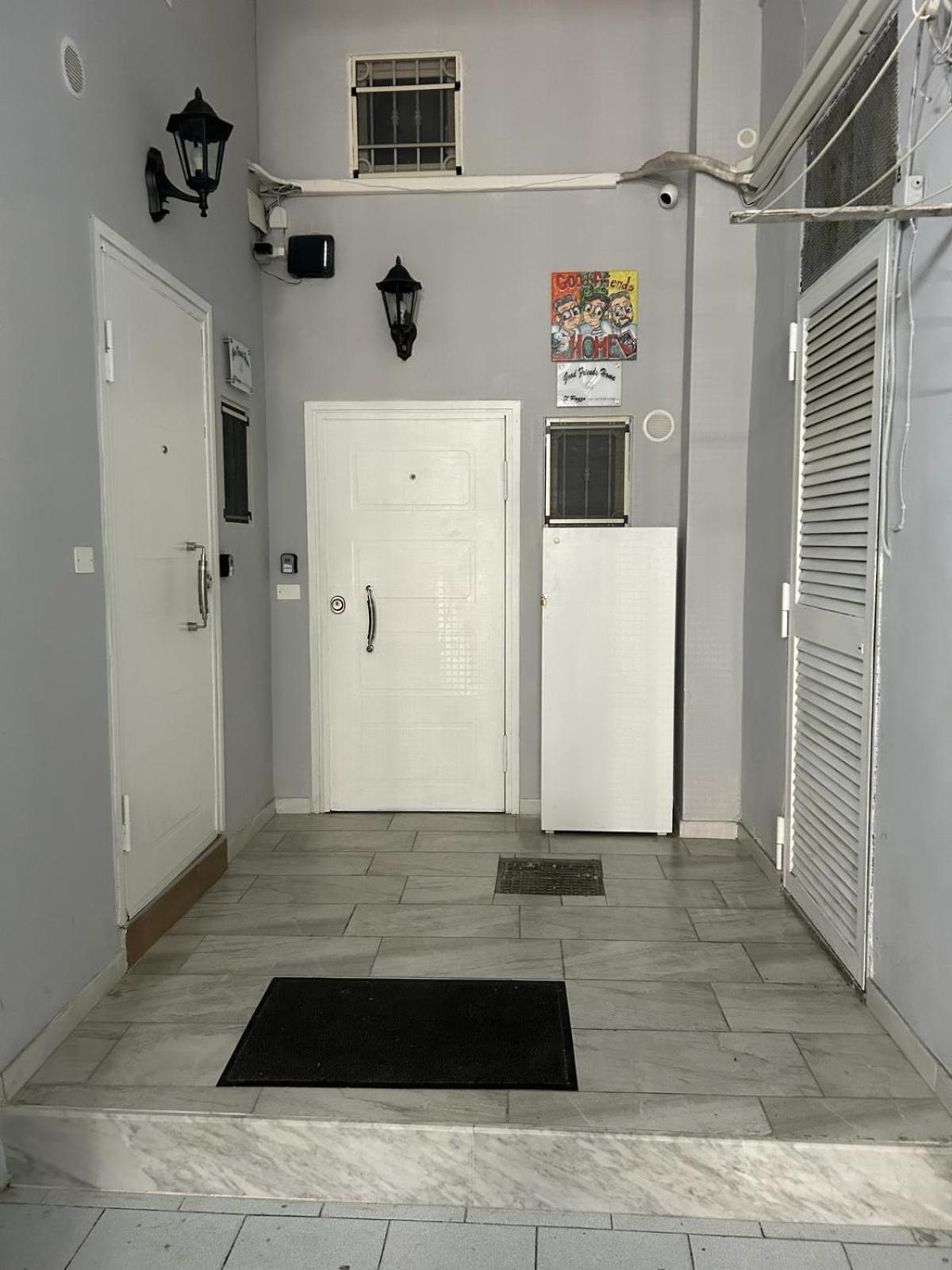 Good Friends Home Наполи Екстериор снимка