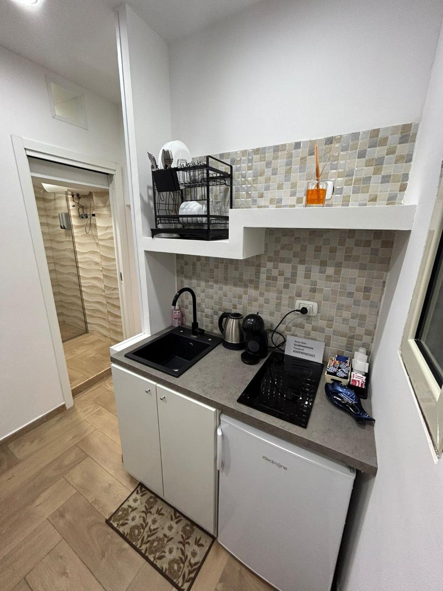 Good Friends Home Наполи Екстериор снимка